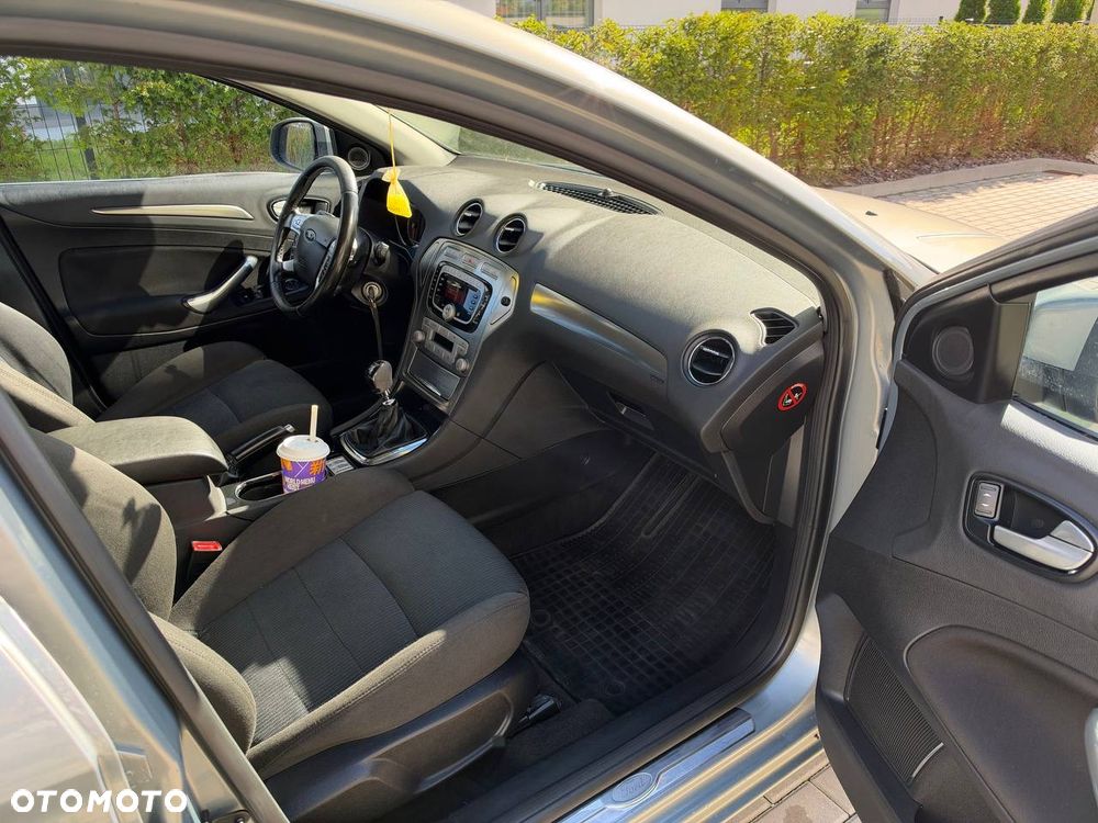 Ford Mondeo - 10
