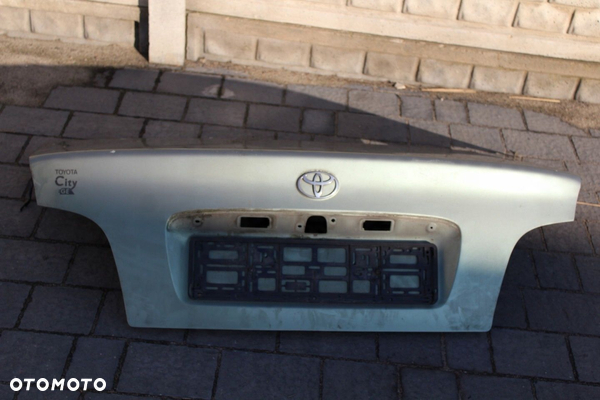 KLAPA TYLNA TYŁ BAGAŻNIKA TOYOTA AVENSIS T22 SEDAN KOLOR 6S4