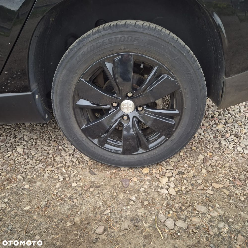 Peugeot 2008 1.2 Pure Tech Style EU6 - 4