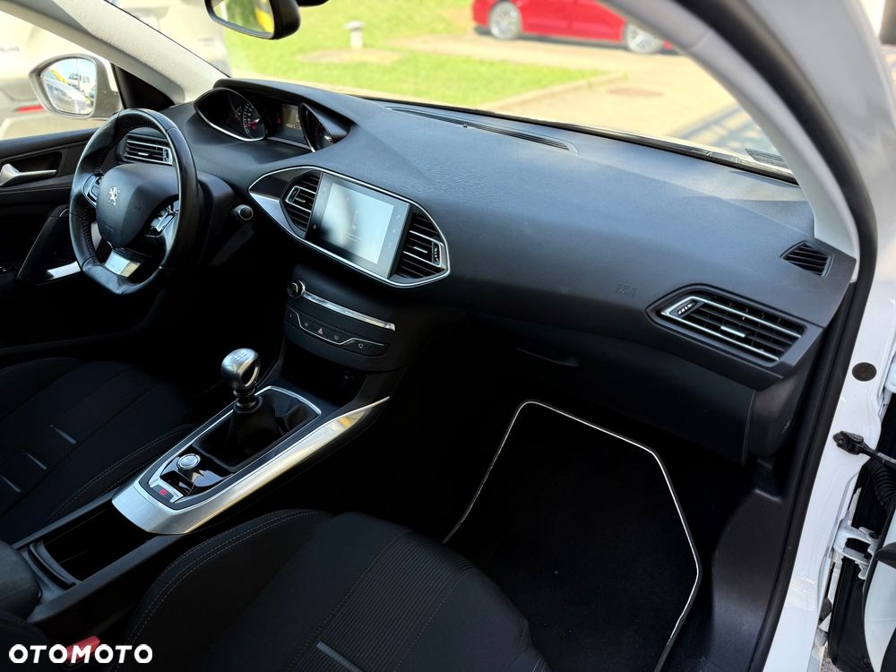 Peugeot 308 1.6 THP Allure - 19