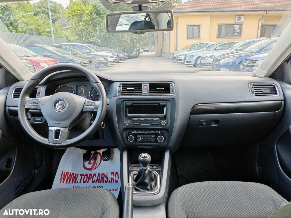 Volkswagen Jetta - 5