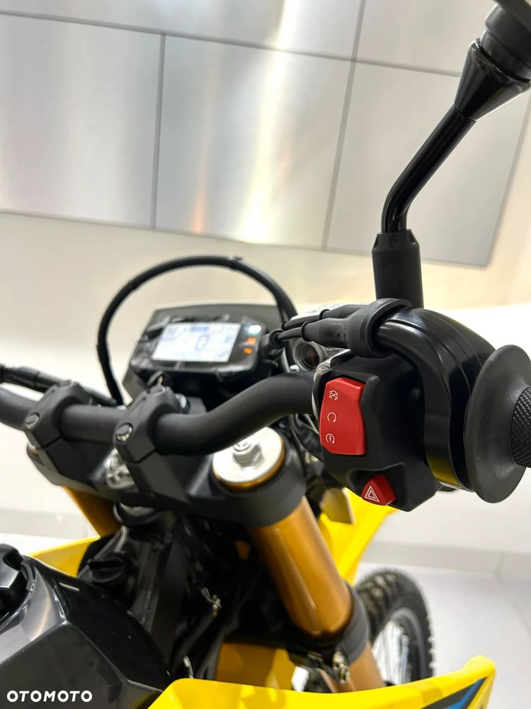 Suzuki DR-Z - 16