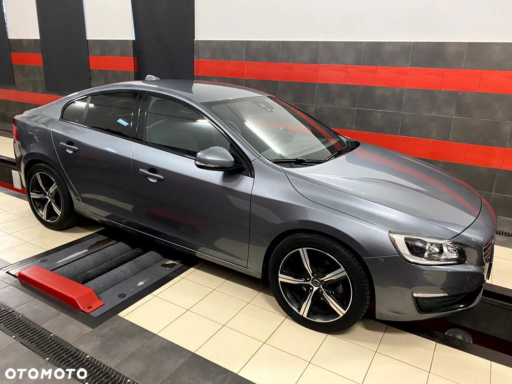 Volvo S60 D4 Drive-E R-Design Momentum - 5