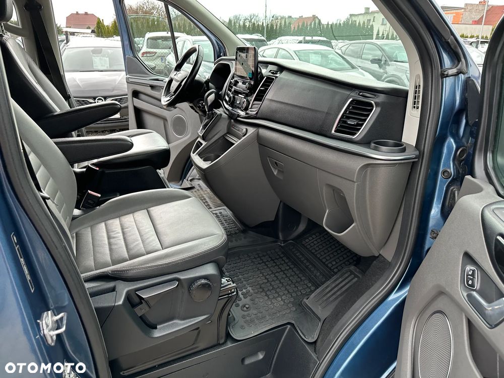Ford Tourneo Custom - 25
