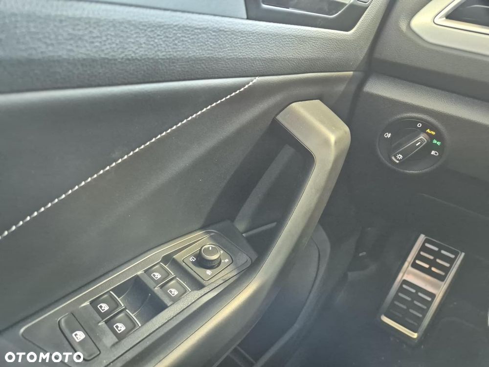 Volkswagen T-Roc - 11