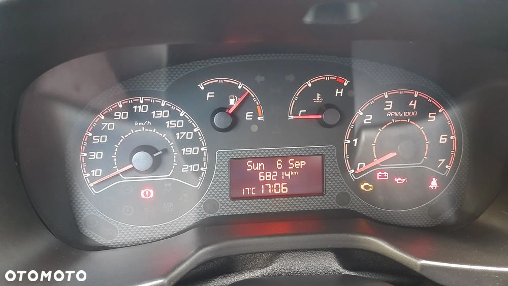 Fiat Fiorino Kombi 8V Base - 8