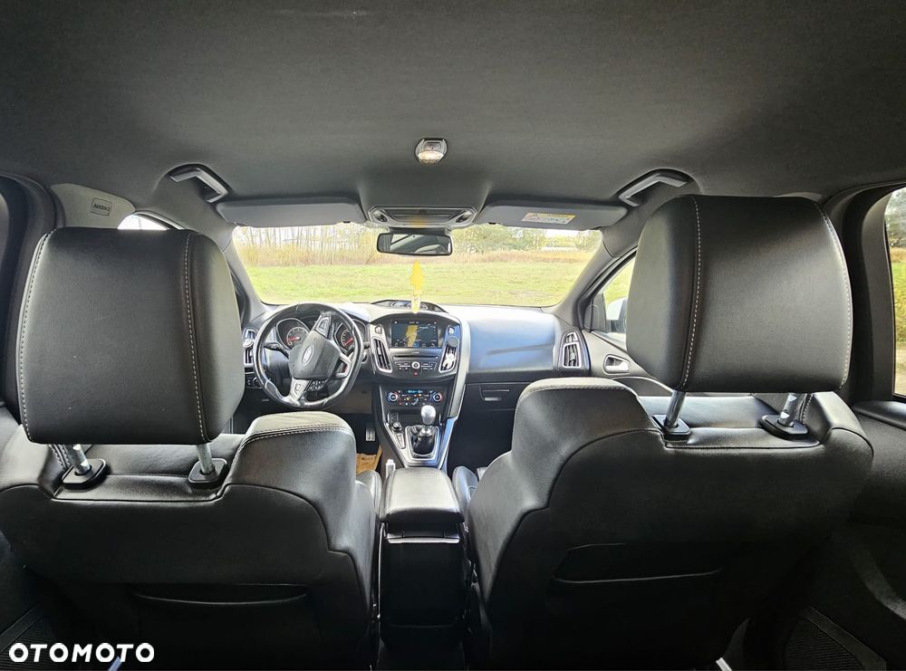 Ford Focus Turnier 2.0 EcoBoost ST mit Leder-Sport-Paket - 13