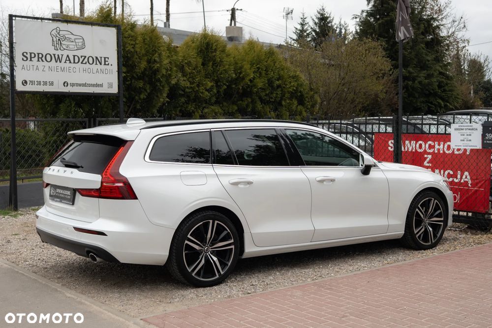 Volvo V60 B3 B DKG Momentum Pro - 4