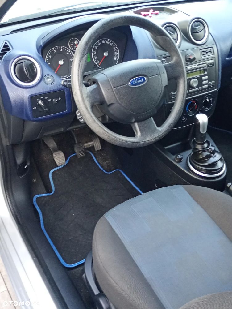 Ford Fiesta - 8