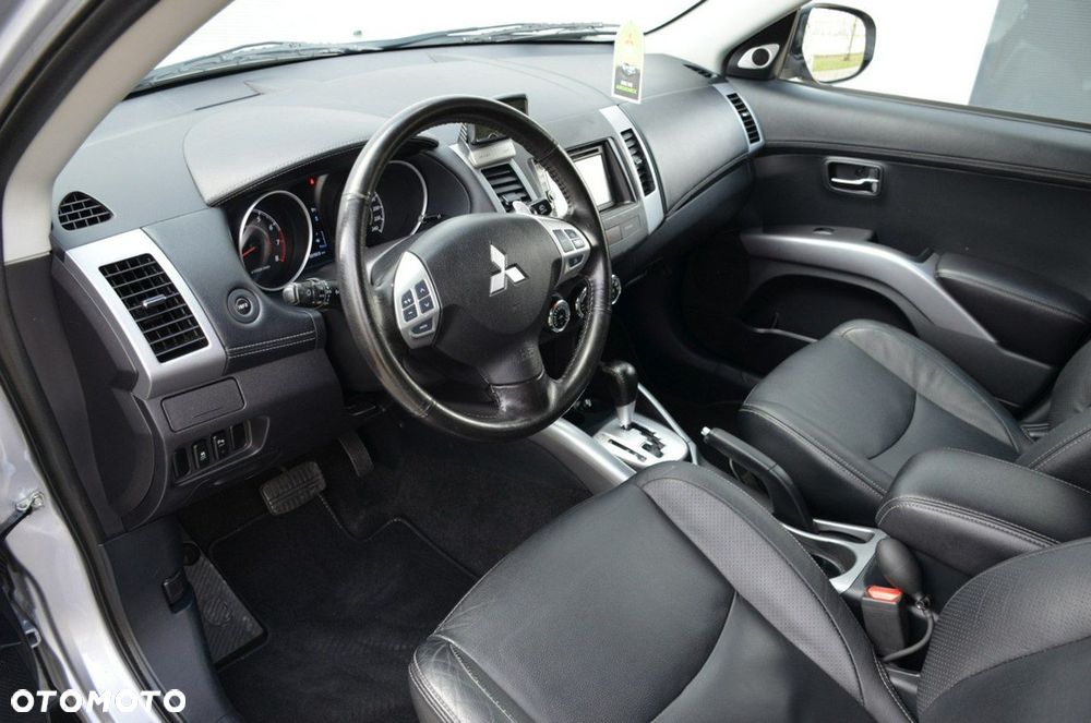 Mitsubishi Outlander - 22