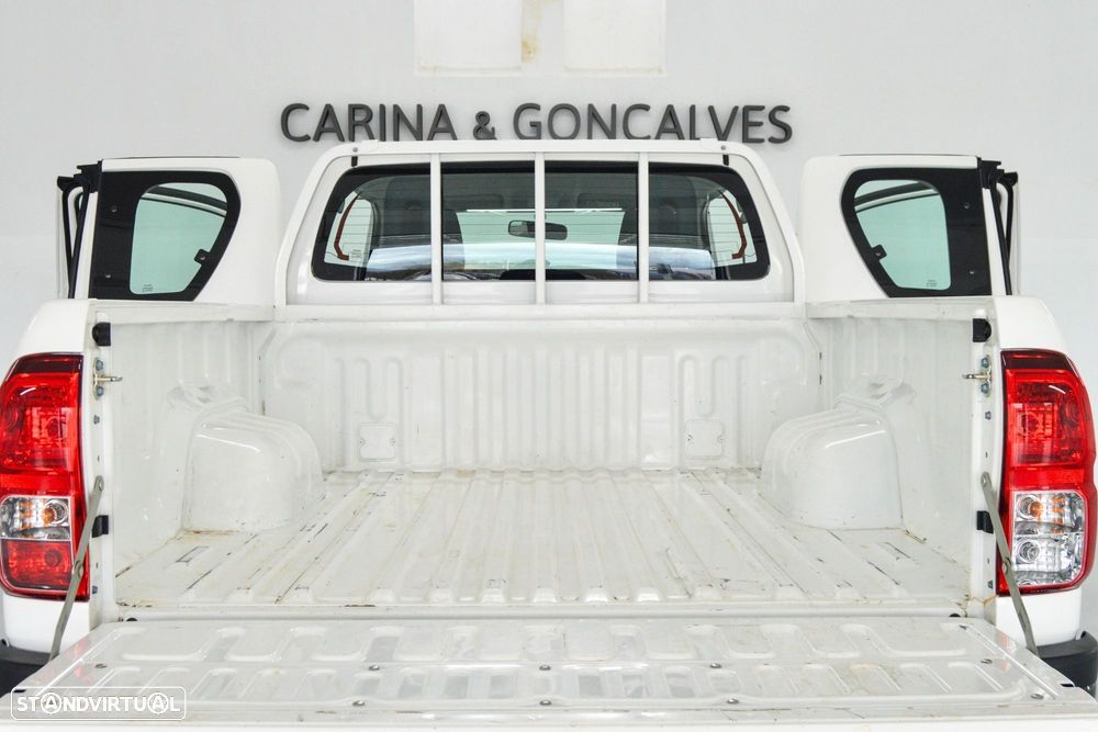 Toyota Hilux 2.4 D-4D 4X2 Cabine Extra 3L - 12