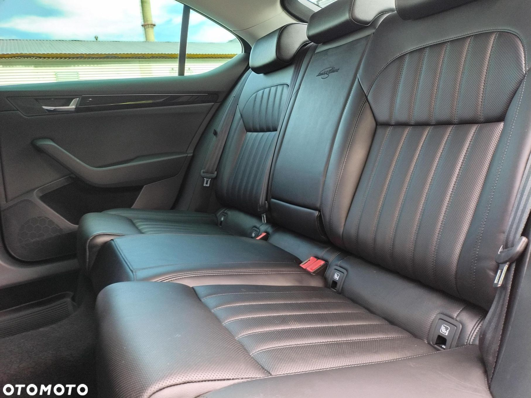 Skoda Superb 2.0 TSI 4x4 L&K DSG - 26