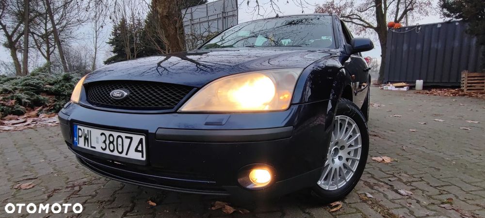 Ford Mondeo 2.5 V6 Sport - 4