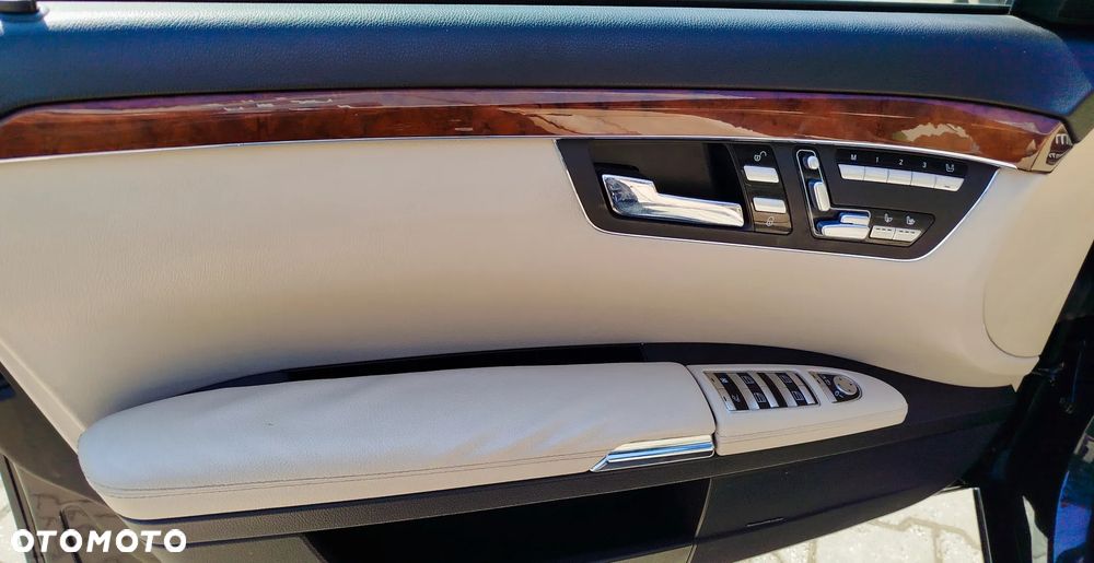 Mercedes-Benz Klasa S 500 4Matic 7G-TRONIC - 24