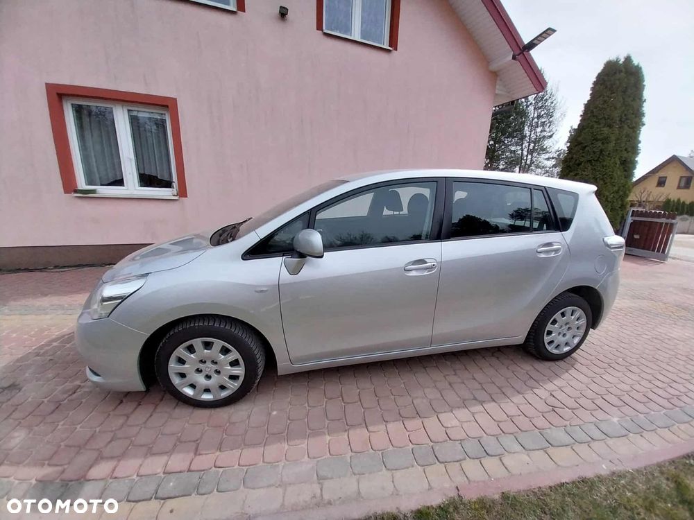 Toyota Verso 2.0 D-4D Sol plus - 2