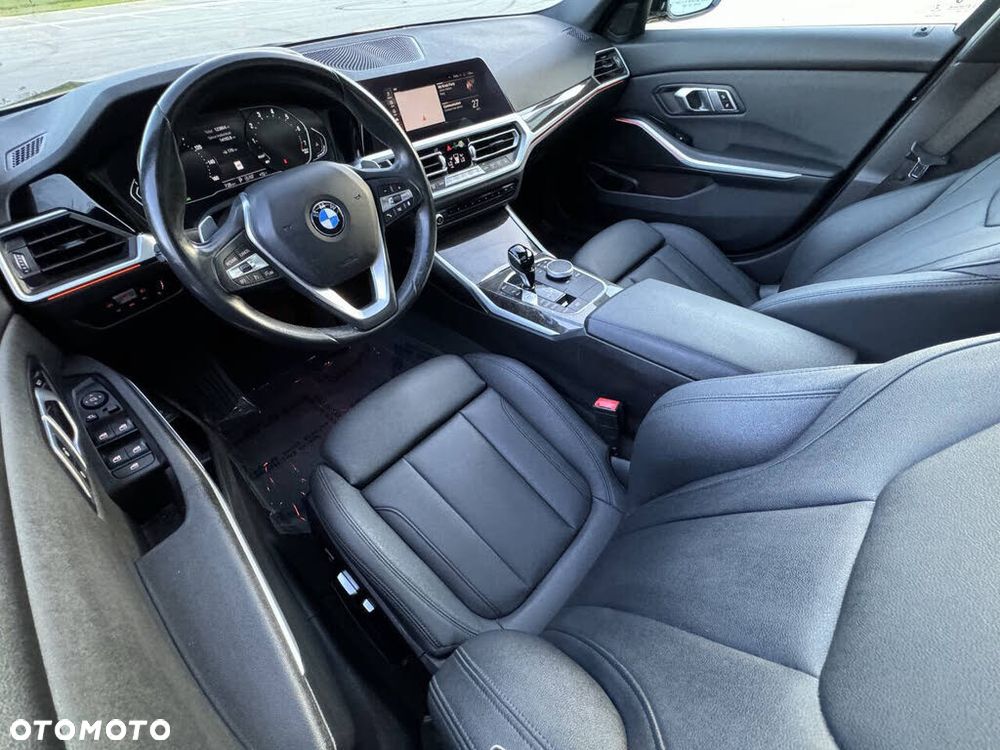 BMW Seria 3 330i M Sport sport - 16