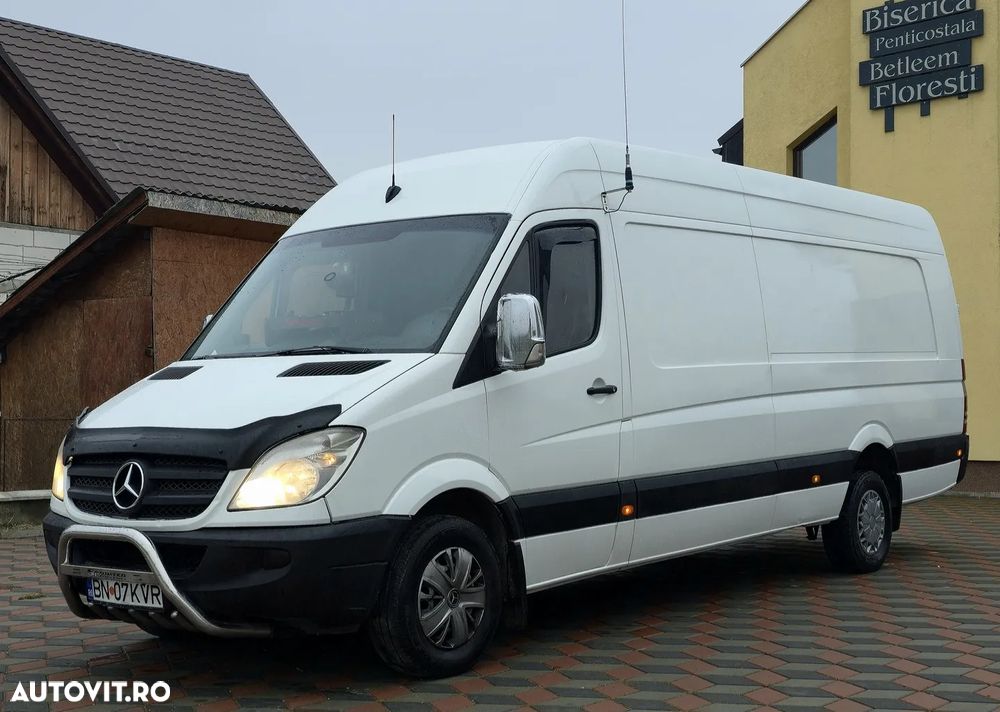Mercedes-Benz Sprinter - 2