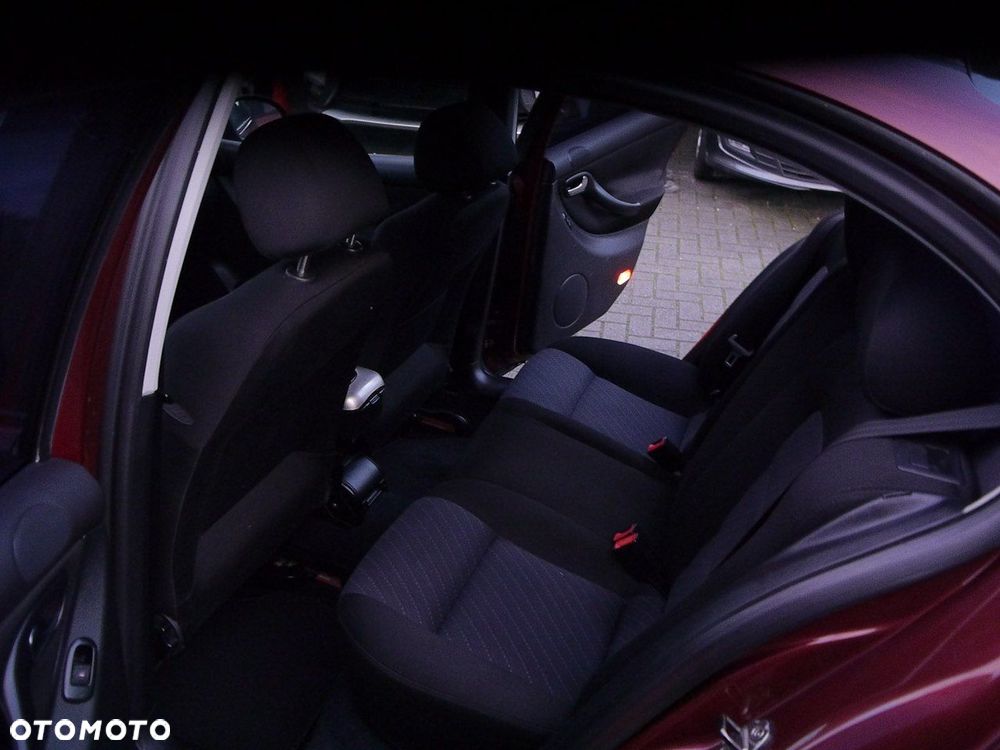 Seat Toledo 1.9 TDI Signo Emocion - 25