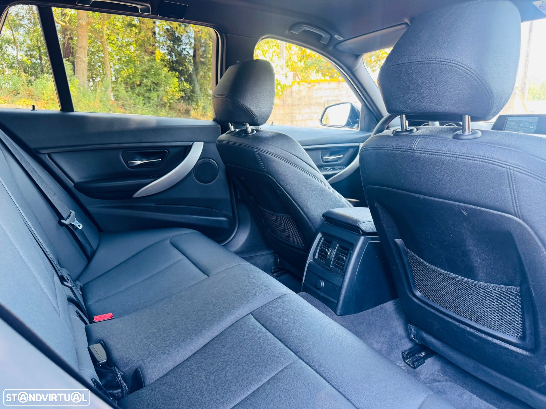 BMW 320 d Touring Pack M - 40