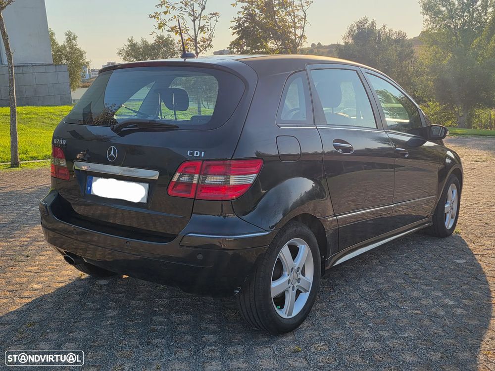 Mercedes-Benz B 200 CDi Autotronic - 11