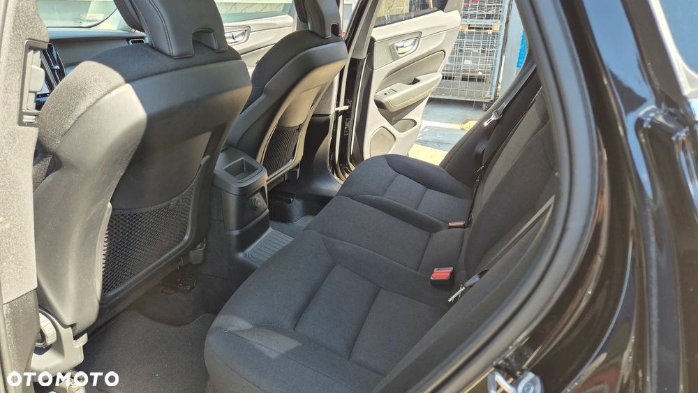 Volvo XC 60 T6 Plug-In Hybrid AWD Inscription Expression - 33