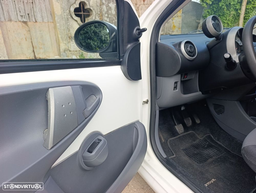 Peugeot 107 1.4 HDi Trendy - 14