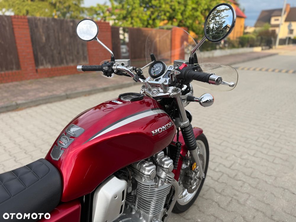 Honda CB - 12
