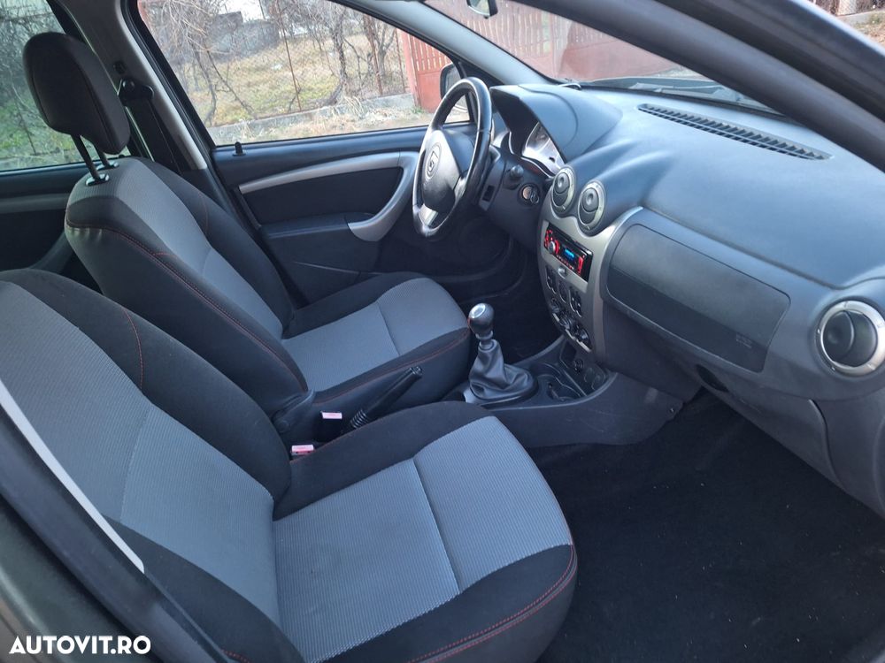 Dacia Duster 1.5 dCi 4x2 Prestige - 3