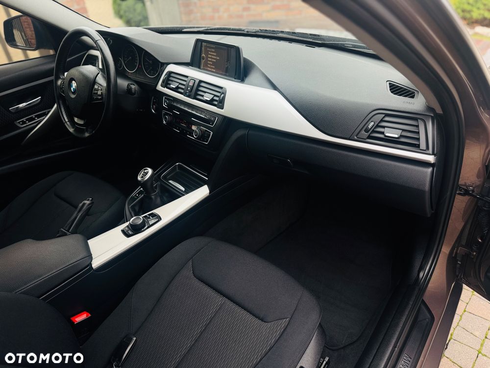 BMW Seria 3 318d DPF - 10