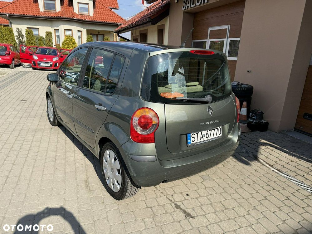 Renault Modus 1.6 16V Privilege - 9