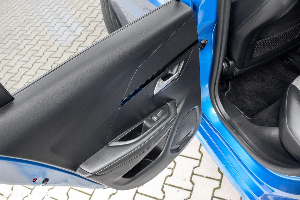 Peugeot 208 e-208 GT Line - 25
