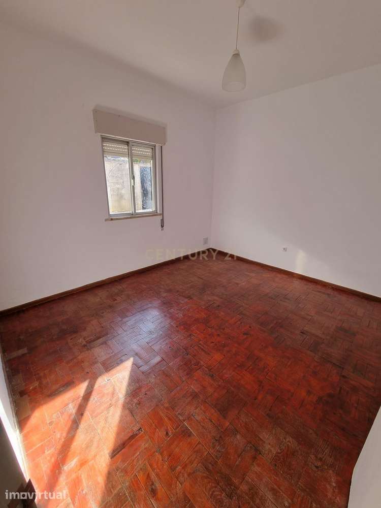 Moradia T2 Renovada com Quintal | Vimieiro, Santa Comba Dão - Grande imagem: 2/8