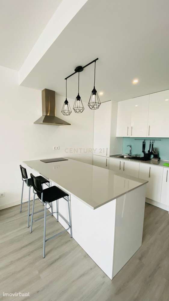 Estudio em Carcavelos em frente à praia - Grande imagem: 3/10