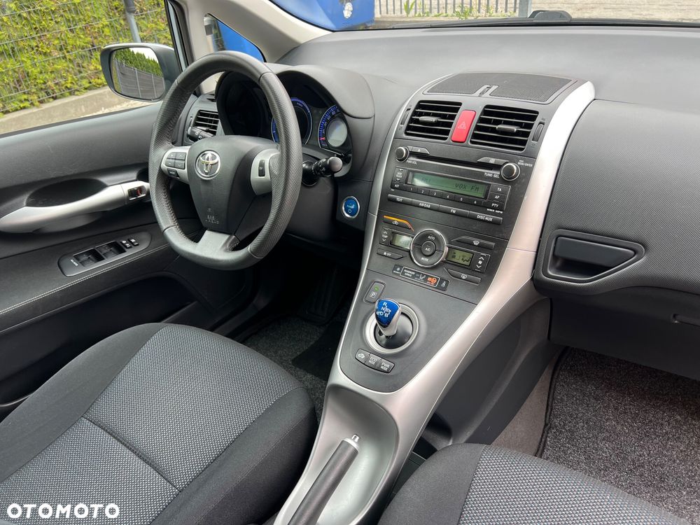 Toyota Auris 1.8 HSD Luna - 24