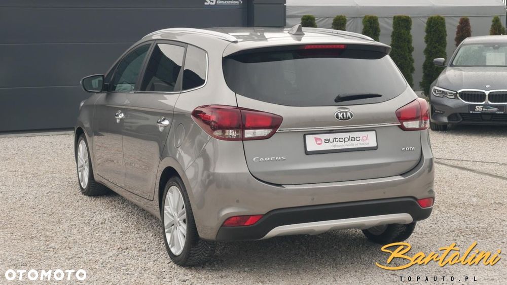 Kia Carens - 5