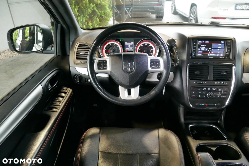Dodge Grand Caravan - 14