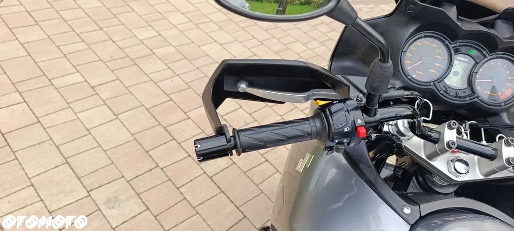 Suzuki V-STROM - 13