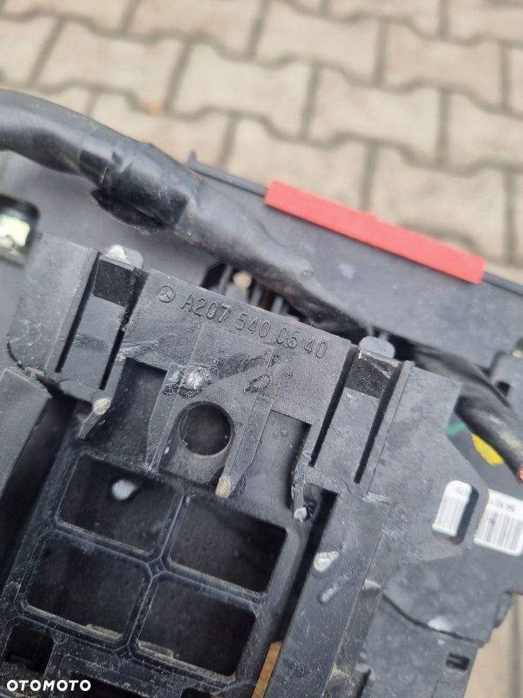 Klema moduł akumulatora Mercedes Klasa E W212 A2075400640 - 2