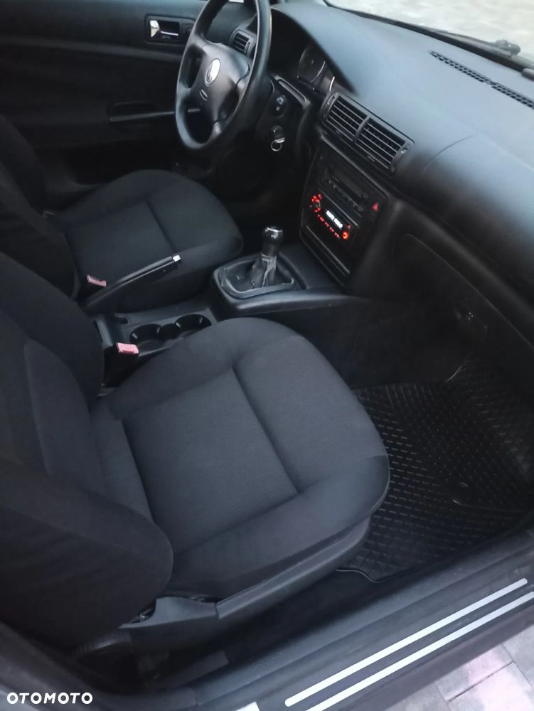 Volkswagen Passat 1.9 TDI Comfortline - 15