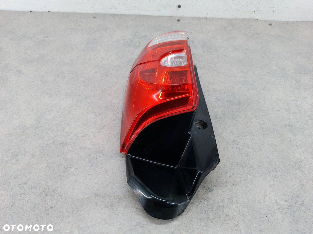 LAMPA TYLNA PRAWA MITSUBISHI COLT VI FL ( 2008-2012 ) HATCHBACK - 4