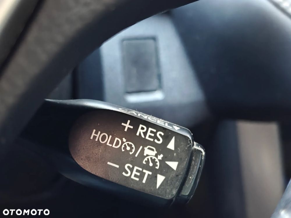 Toyota RAV4 Hybrid Premium 4x2 - 16