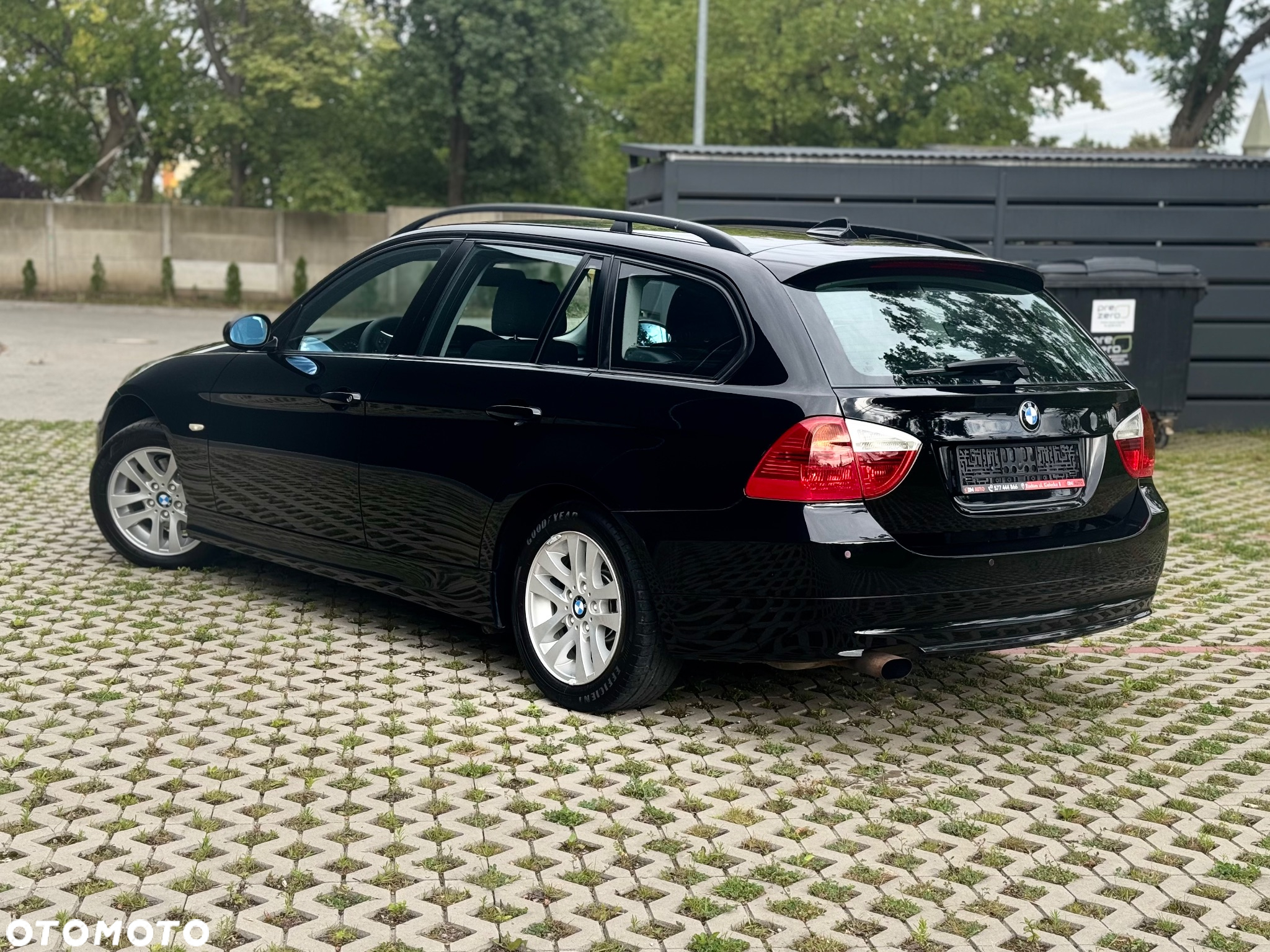 BMW Seria 3 318i Touring - 6