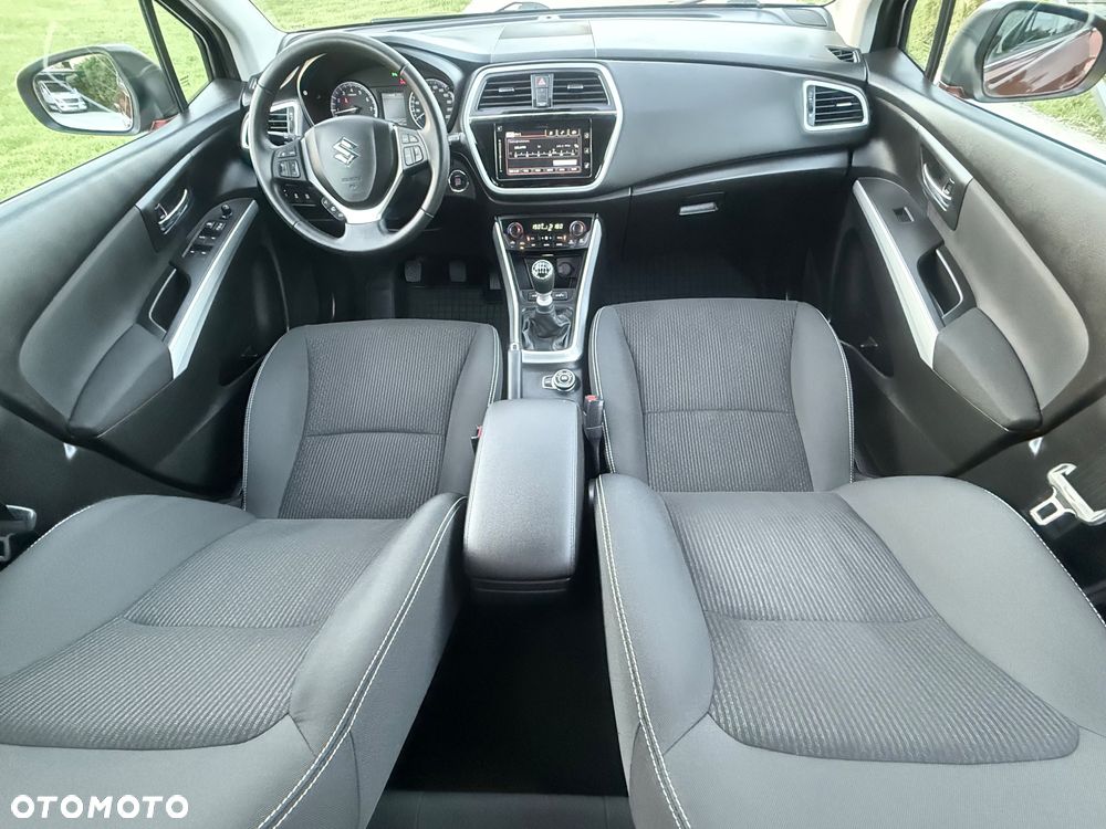Suzuki S-Cross - 31