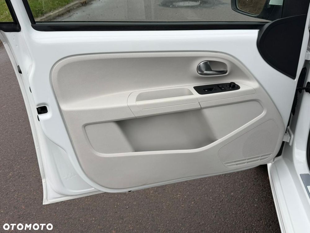 Volkswagen up! e-up - 17