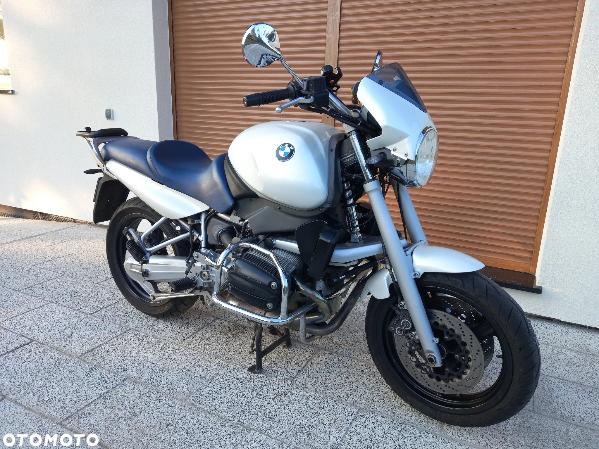 BMW R - 1