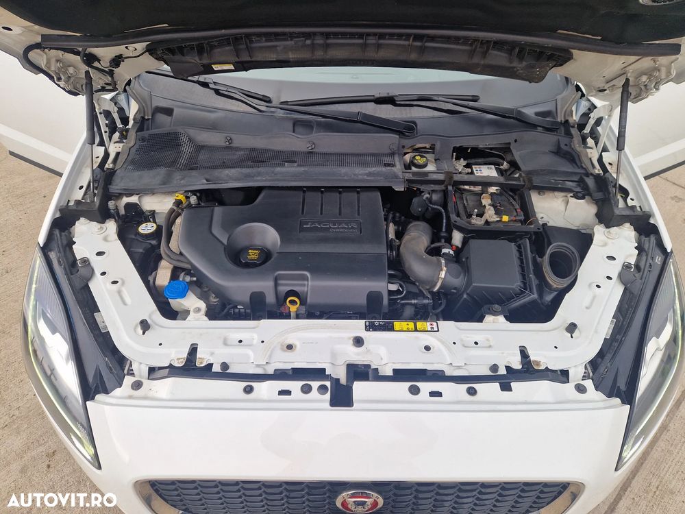 Jaguar E-Pace D150 AWD Base - 35