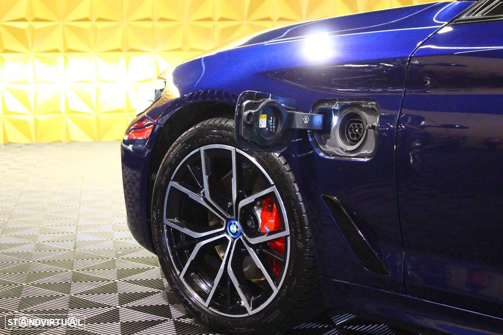 BMW 520 e Pack M - 14