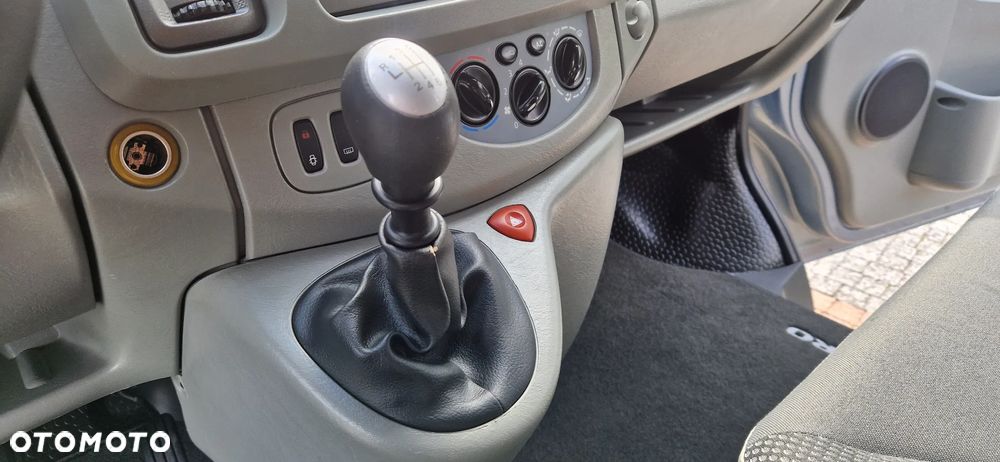 Opel Vivaro - 18