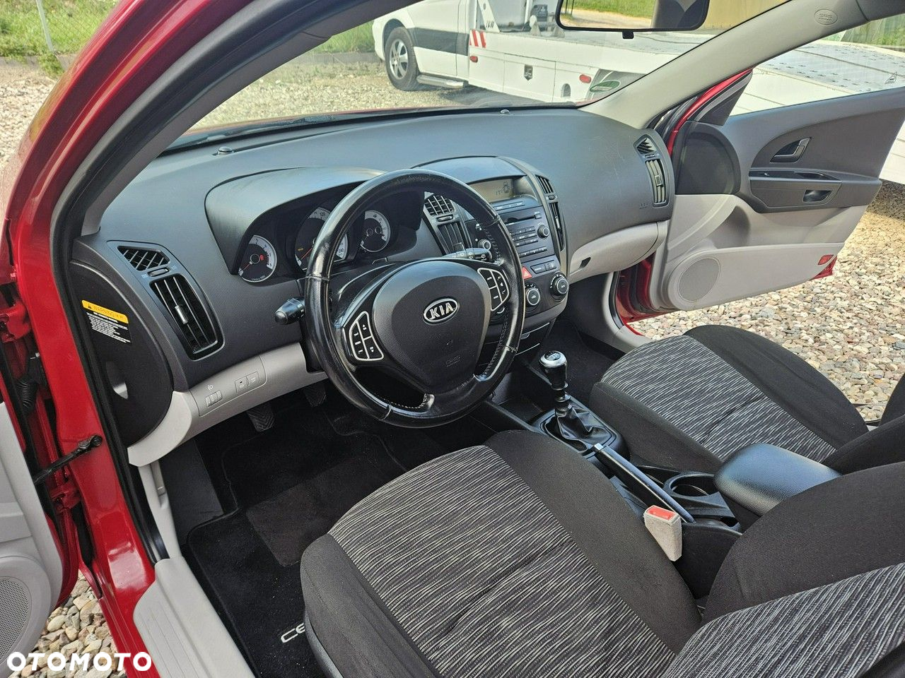 Kia Ceed - 8