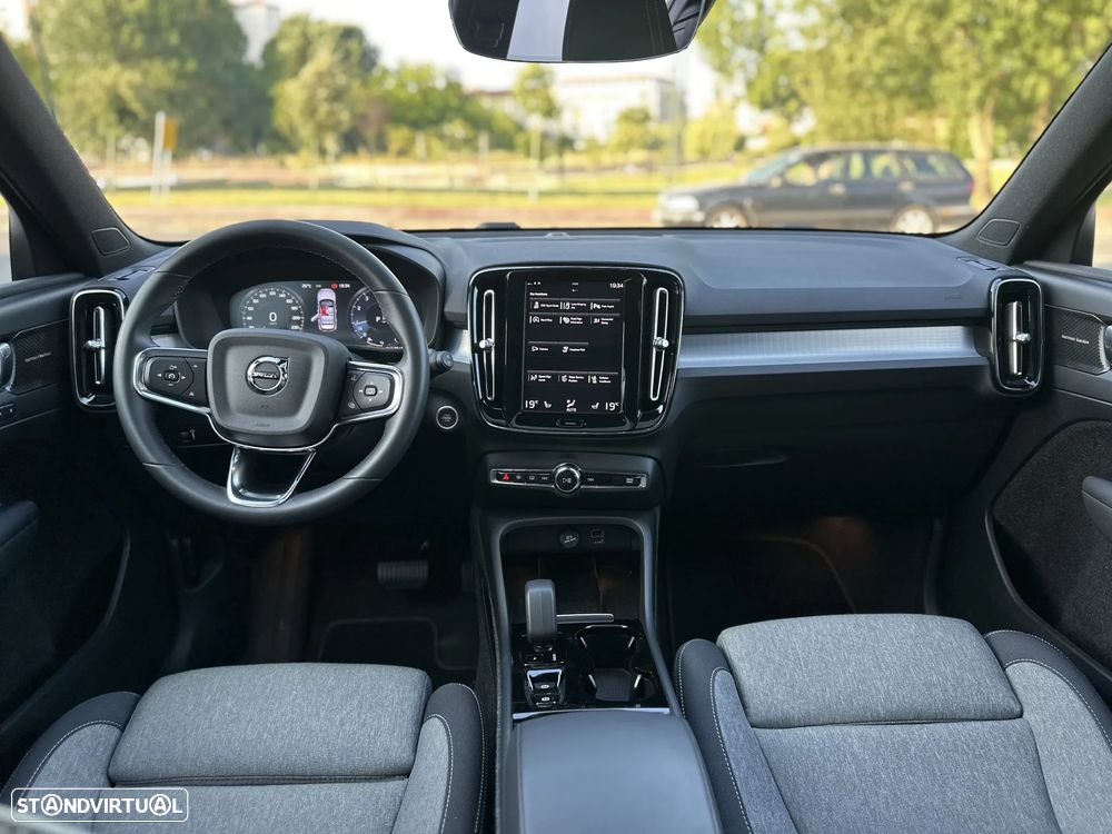 Volvo XC 40 1.5 T2 Plus Dark Auto - 11